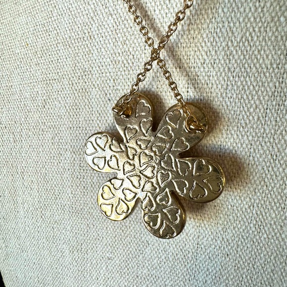 Betsy Johnson Gingham Flower pendant Necklace - Picture 7 of 8